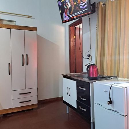 Hummingbird Hostel Ciudad del Este Esterno foto