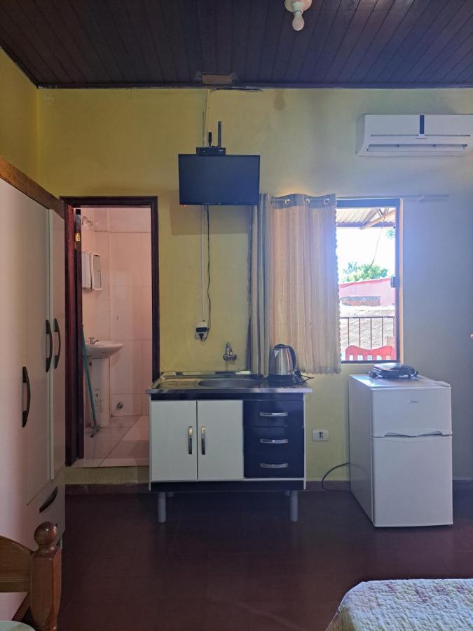 Hummingbird Hostel Ciudad del Este Esterno foto