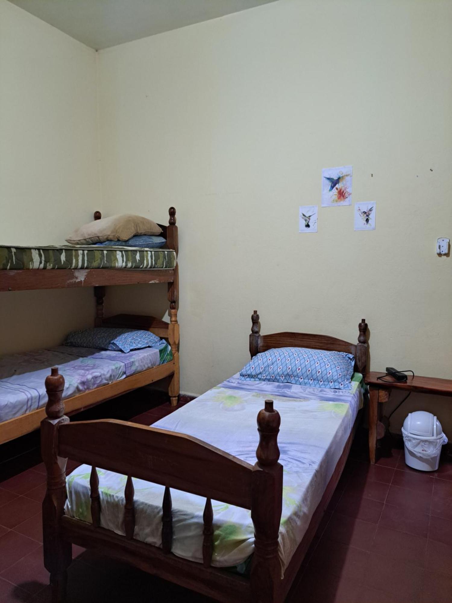 Hummingbird Hostel Ciudad del Este Esterno foto