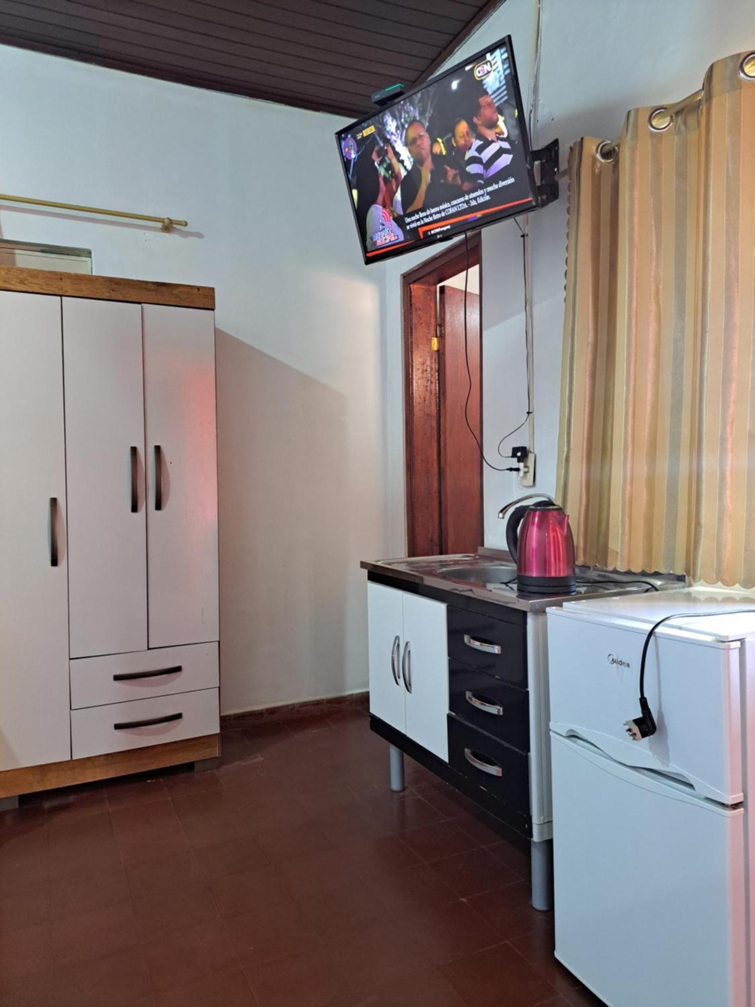 Hummingbird Hostel Ciudad del Este Esterno foto