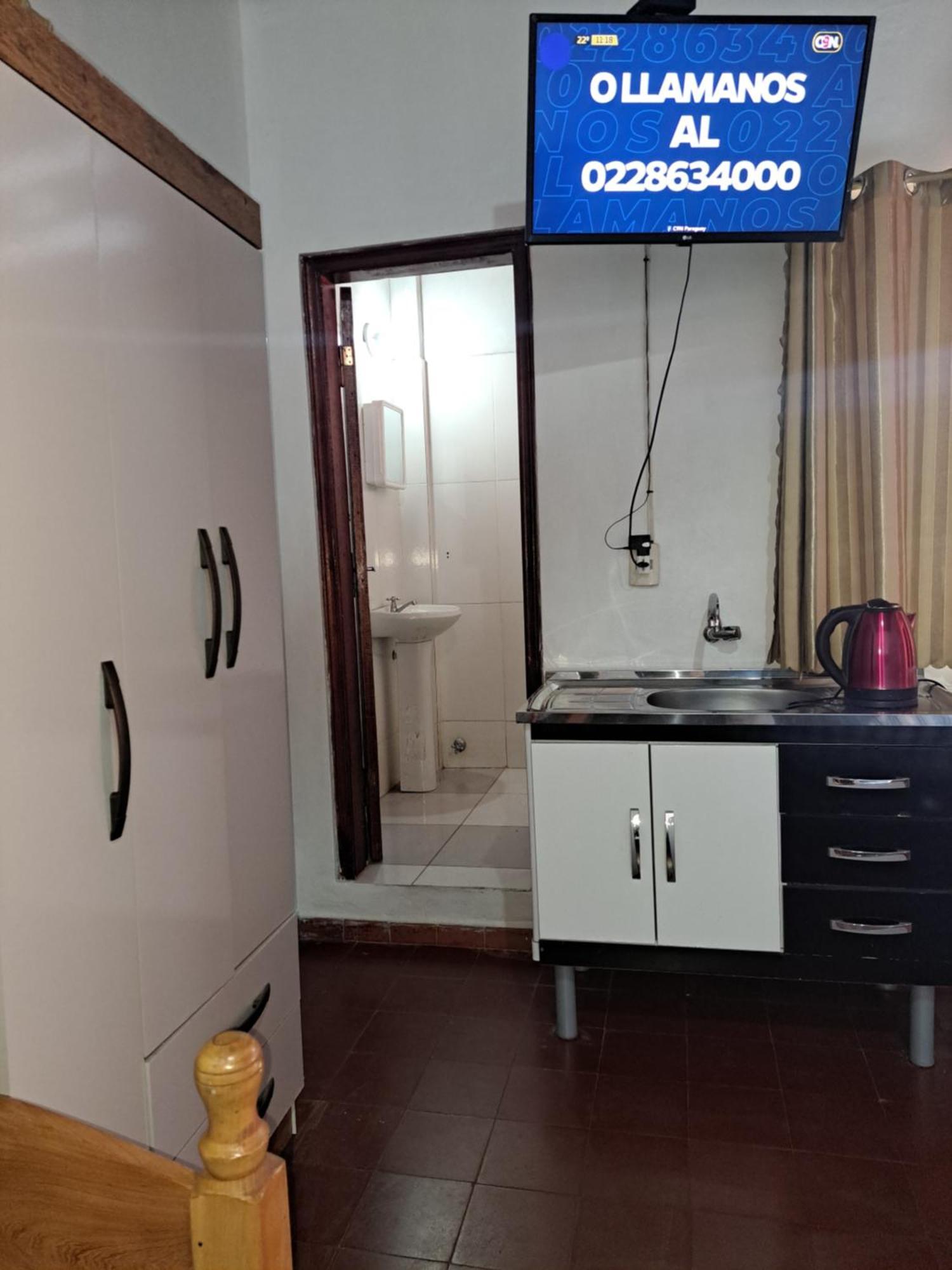 Hummingbird Hostel Ciudad del Este Esterno foto