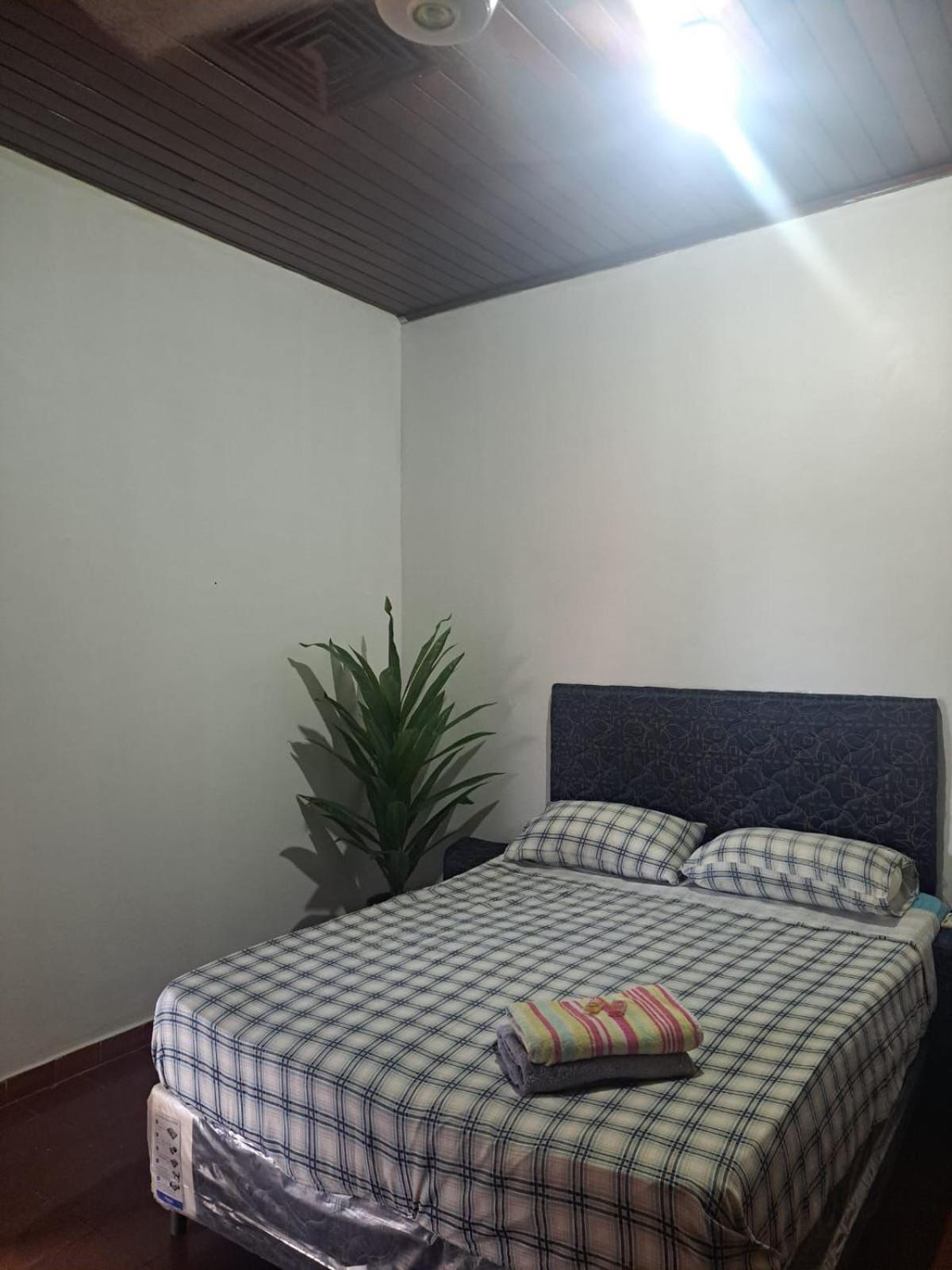 Hummingbird Hostel Ciudad del Este Esterno foto