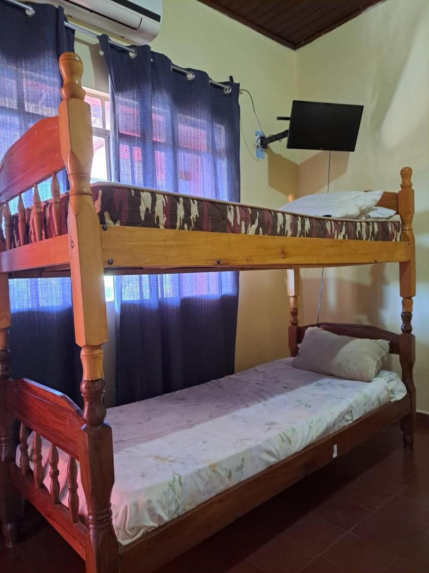 Hummingbird Hostel Ciudad del Este Esterno foto