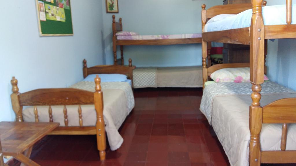Hummingbird Hostel Ciudad del Este Esterno foto